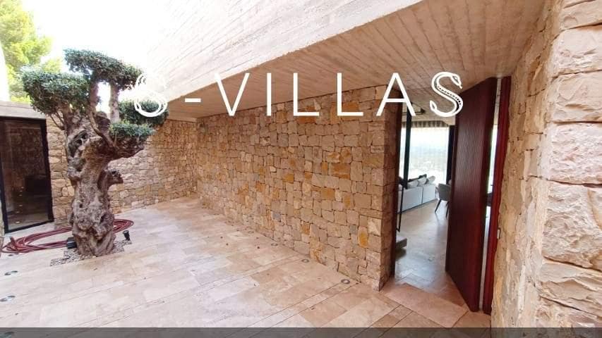 4 bedroom Villa for sale in Benissa - € 2,750,000 (Ref: 7925410)