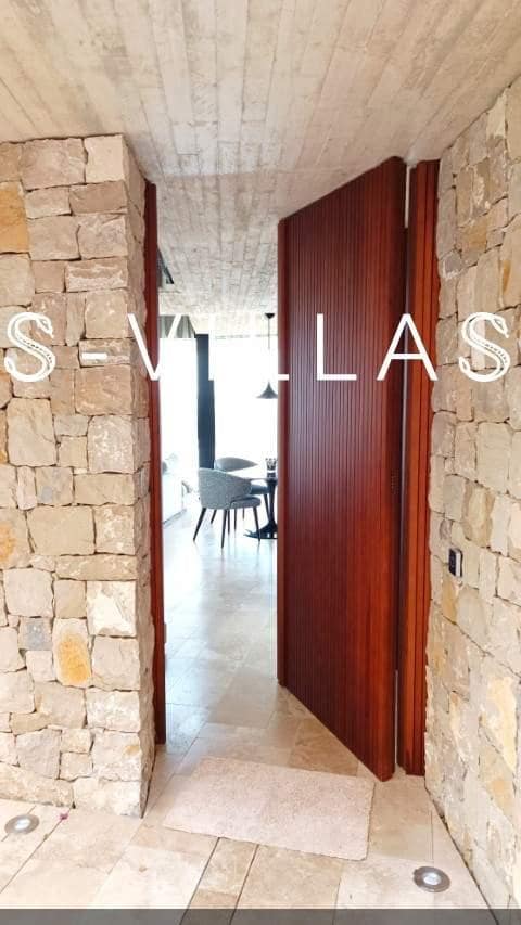 4 bedroom Villa for sale in Benissa - € 2,750,000 (Ref: 7925410)