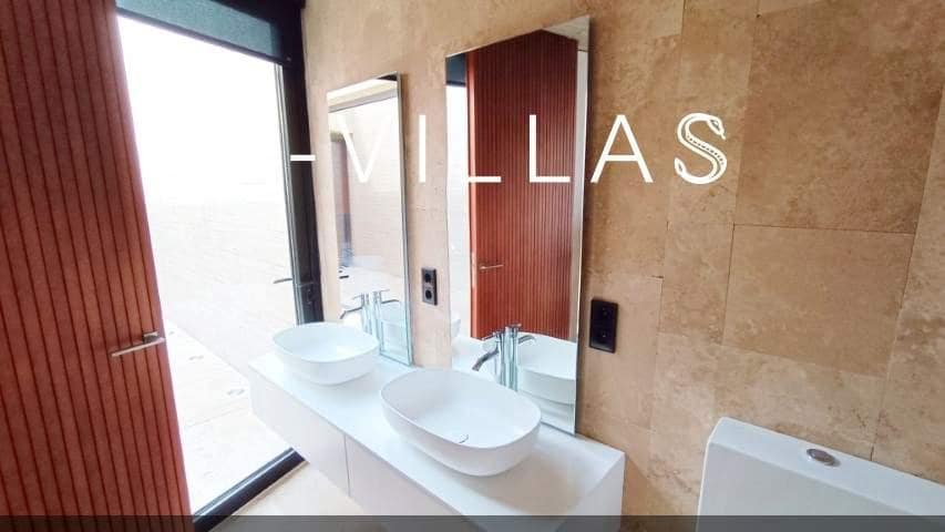 4 bedroom Villa for sale in Benissa - € 2,750,000 (Ref: 7925410)