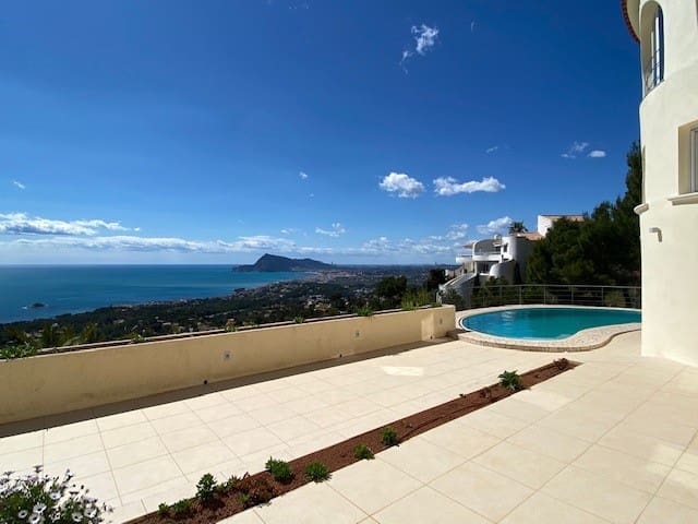 4 bedroom Villa for sale in Altea - € 1,099,000 (Ref: 7925415)