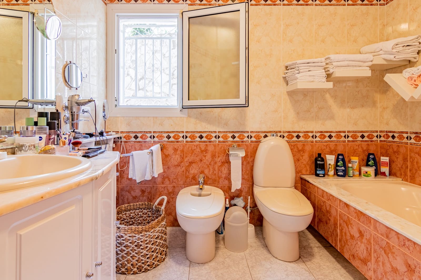 Chalet de 4 habitaciones en La Nucia en venta con piscina - 595.000 € (Ref: 8215138)