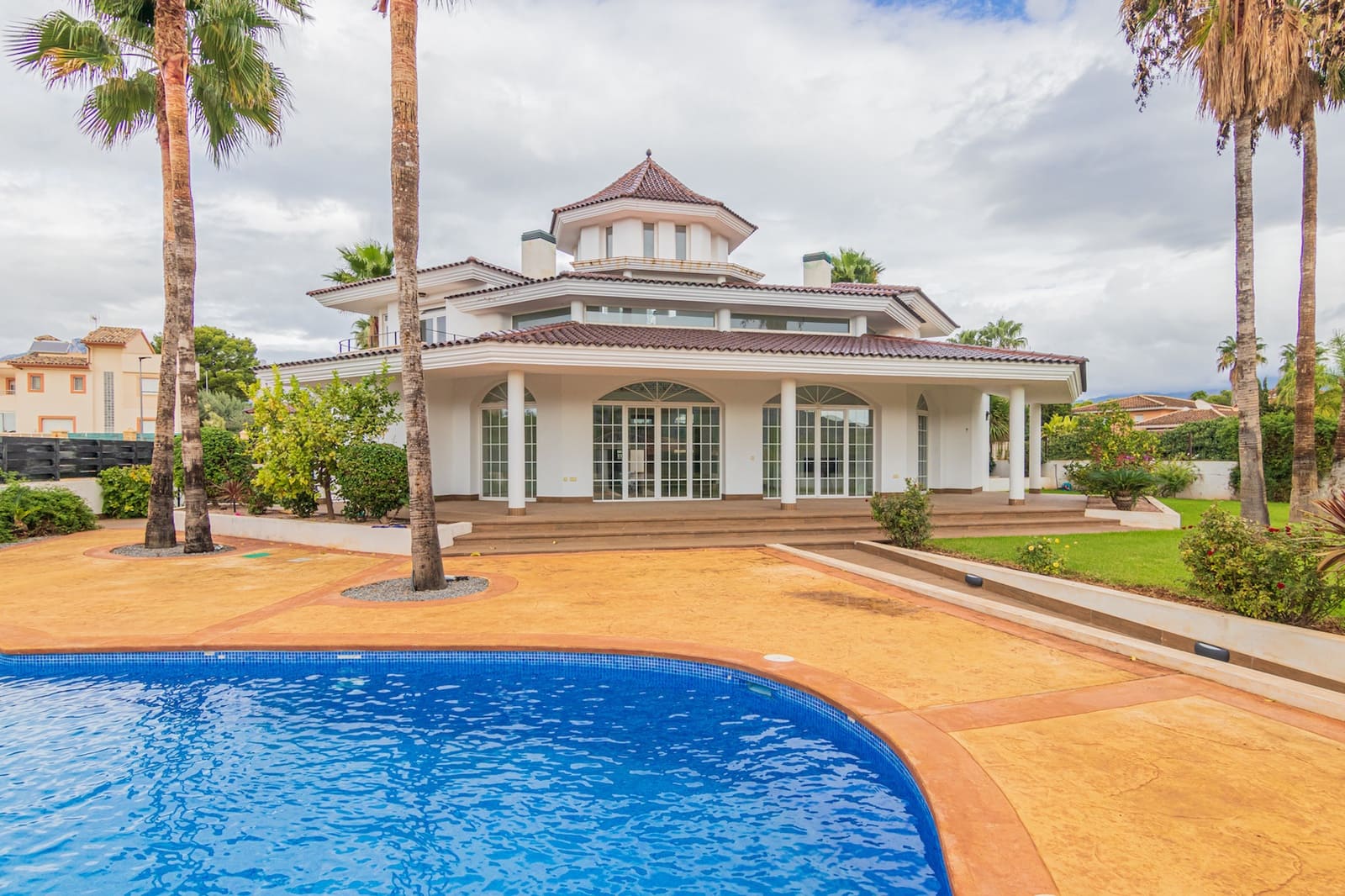 Chalet de 6 habitaciones en Alfaz del Pi / L'Alfàs del Pi en venta con piscina - 1.510.000 € (Ref: 8215139)