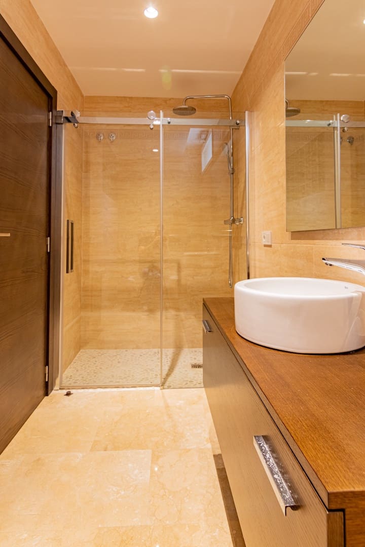 Chalet de 6 habitaciones en Alfaz del Pi / L'Alfàs del Pi en venta con piscina - 1.510.000 € (Ref: 8215139)