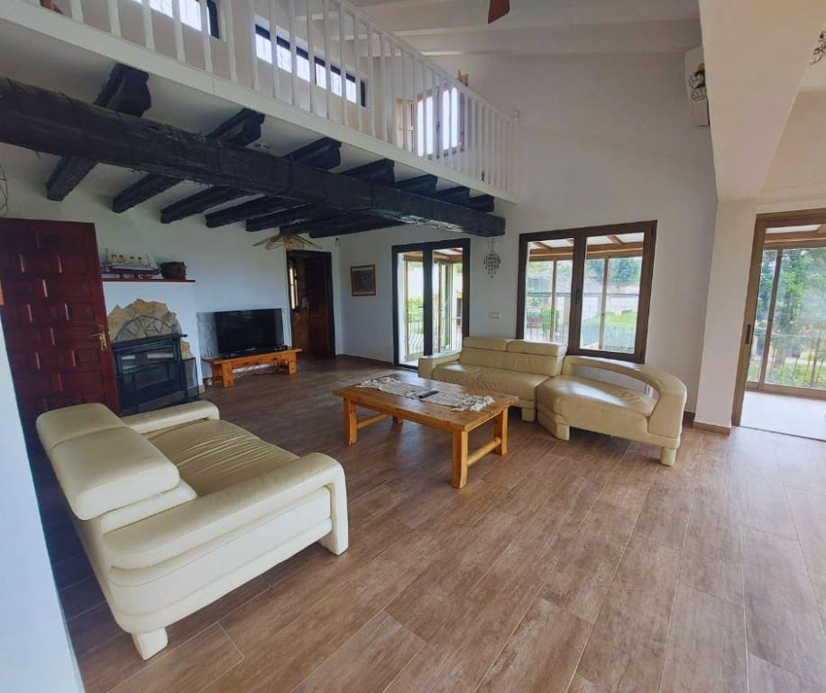 4 bedroom Villa for sale in Altea - € 1,260,000 (Ref: 8627910)