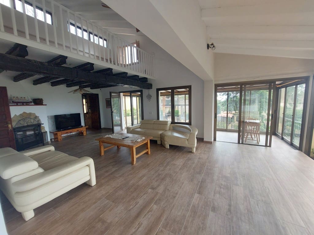 4 bedroom Villa for sale in Altea - € 1,260,000 (Ref: 8627910)