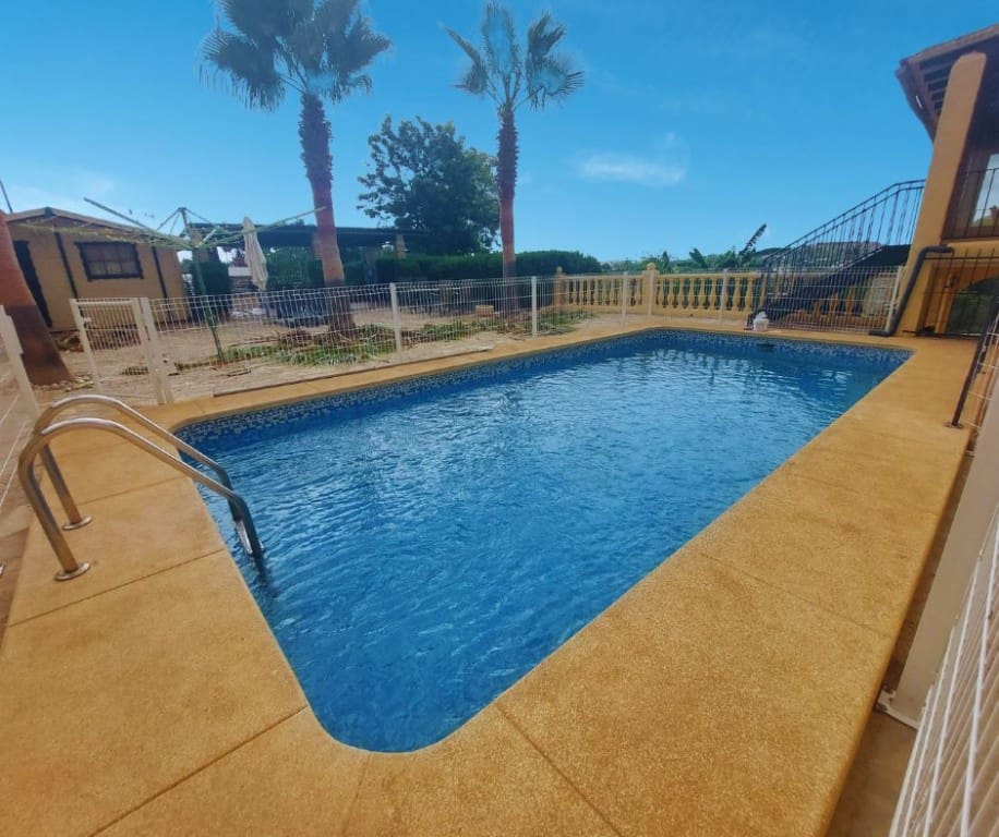 4 bedroom Villa for sale in Altea - € 1,260,000 (Ref: 8627910)