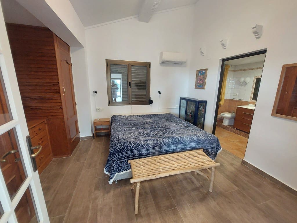 4 bedroom Villa for sale in Altea - € 1,260,000 (Ref: 8627910)