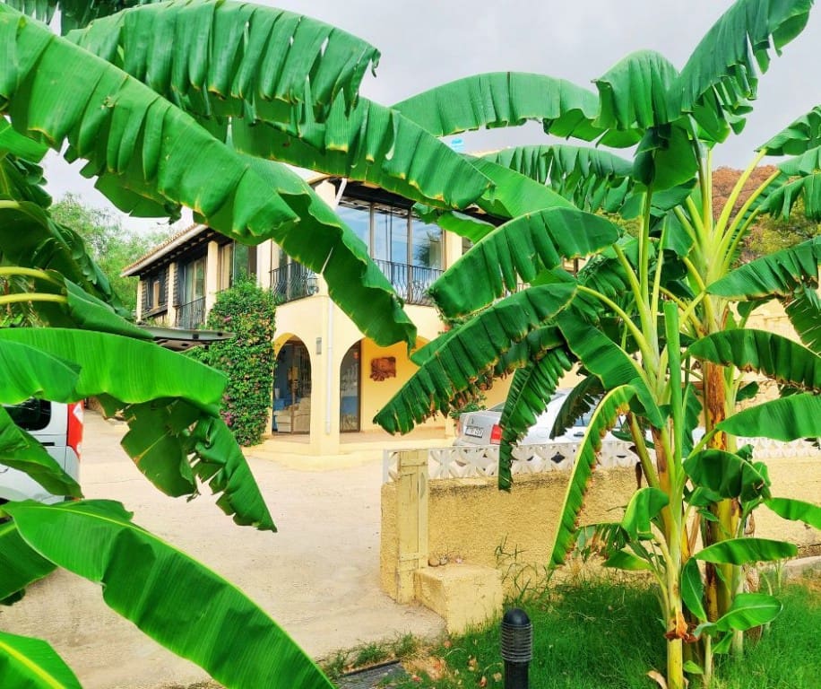 4 bedroom Villa for sale in Altea - € 1,260,000 (Ref: 8627910)