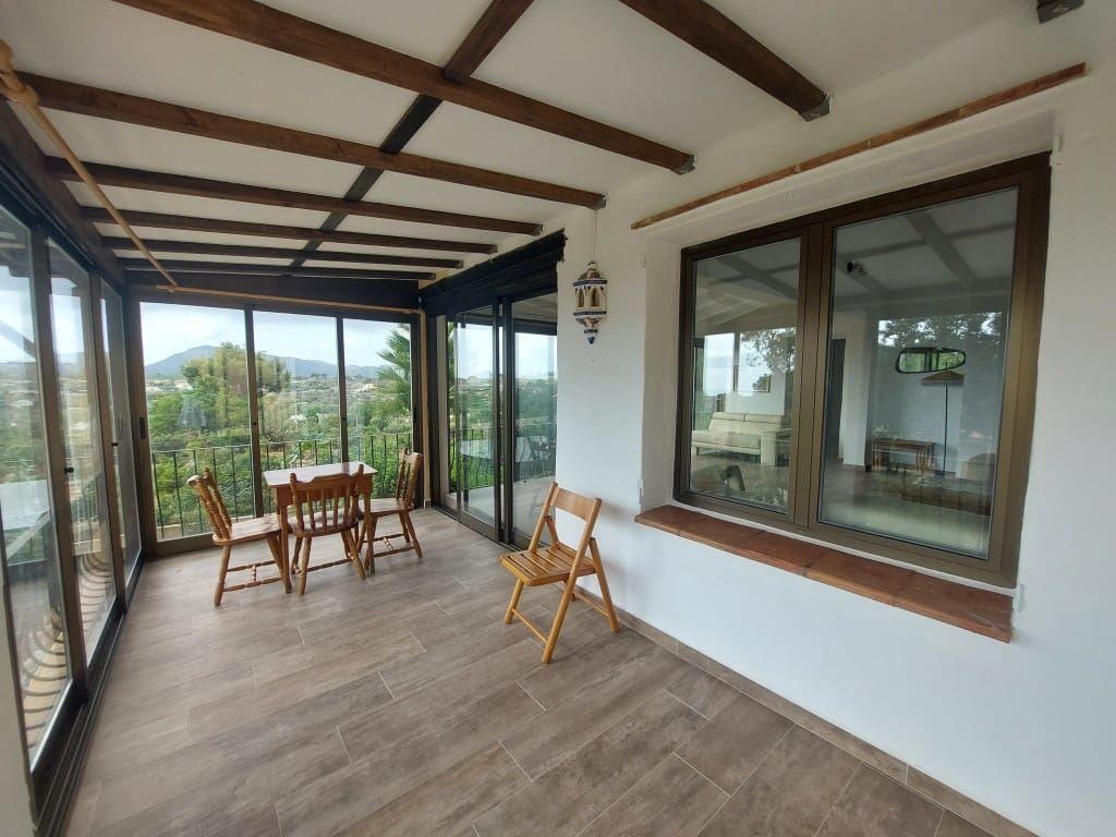 4 bedroom Villa for sale in Altea - € 1,260,000 (Ref: 8627910)