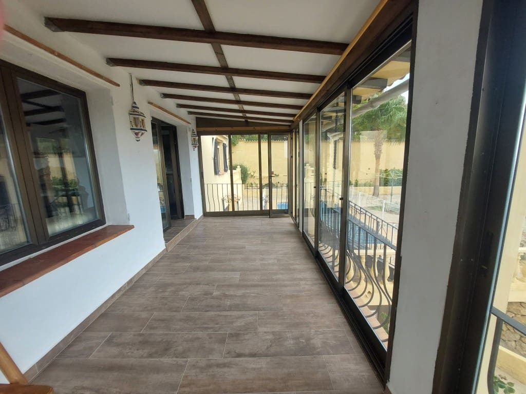 4 bedroom Villa for sale in Altea - € 1,260,000 (Ref: 8627910)