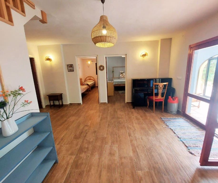 4 bedroom Villa for sale in Altea - € 1,260,000 (Ref: 8627910)