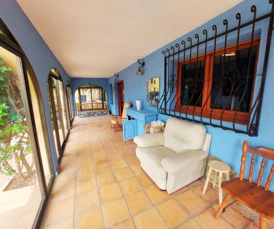 4 bedroom Villa for sale in Altea - € 1,260,000 (Ref: 8627910)