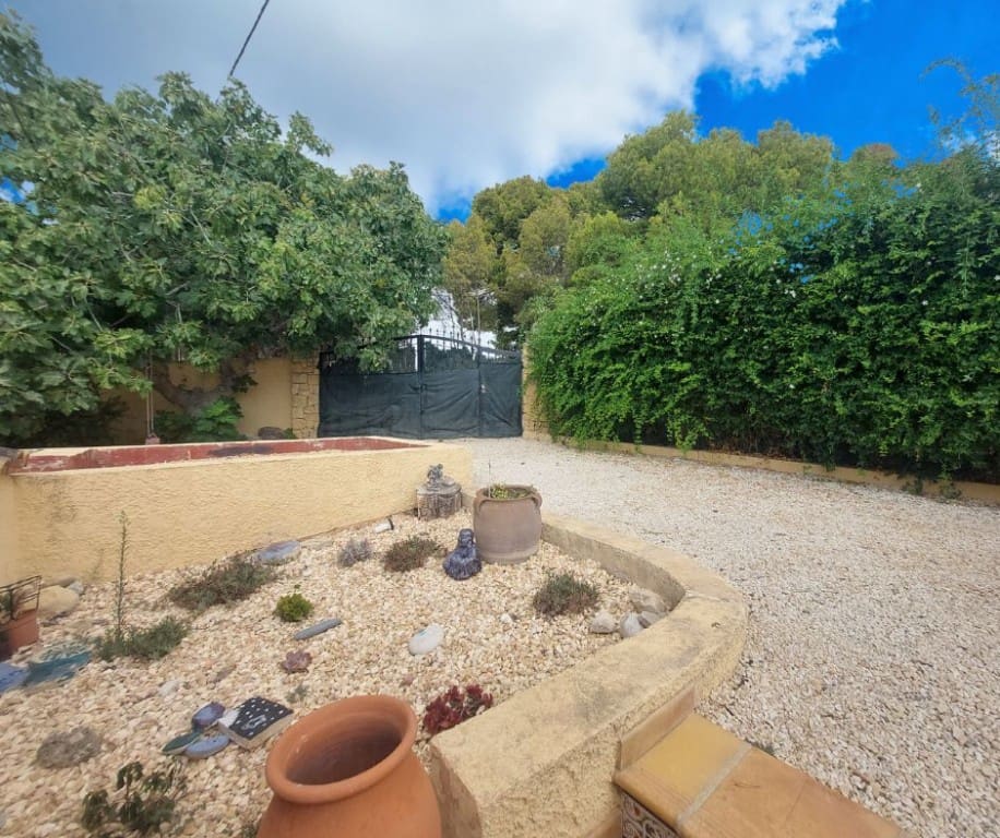 4 bedroom Villa for sale in Altea - € 1,260,000 (Ref: 8627910)