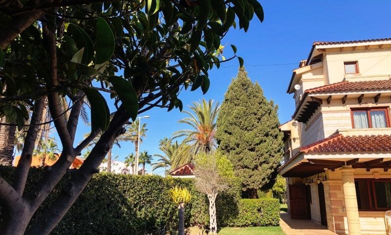 5 bedroom Villa for sale in Orihuela Costa - € 1,950,000 (Ref: 8661654)