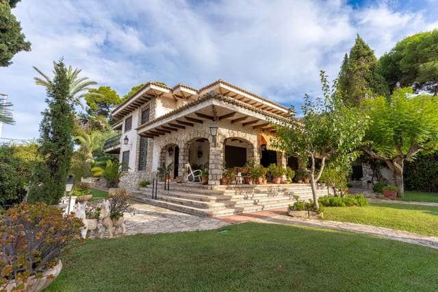 8 bedroom Villa for sale in Alicante / Alacant city - € 1,950,000 (Ref: 8661718)