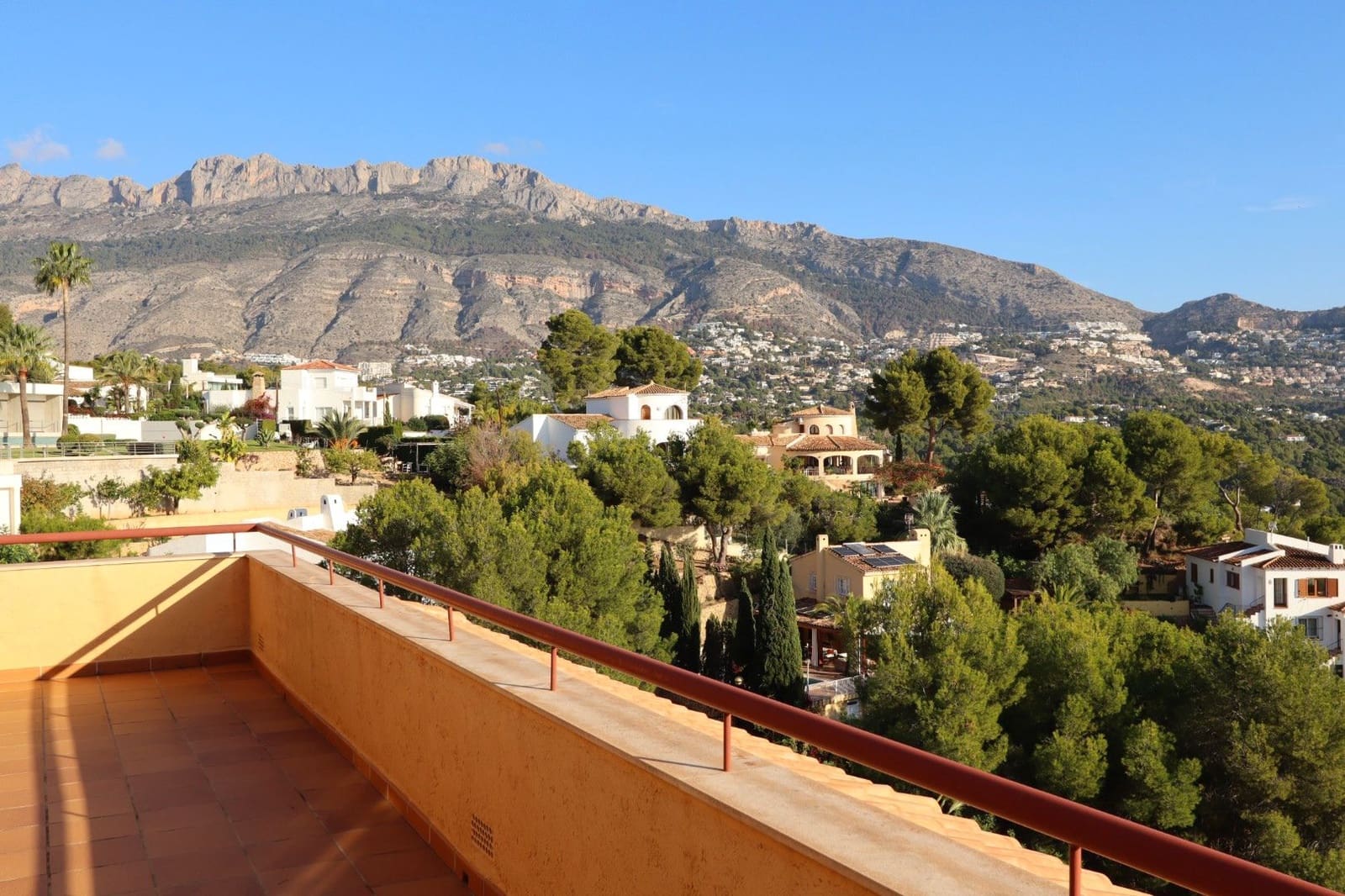 5 bedroom Villa for sale in Altea with garage - € 2,000,000 (Ref: 8681727)