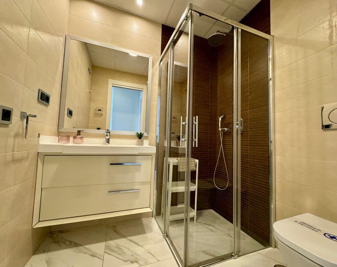 2 bedroom Apartment for sale in Benidorm - € 690,000 (Ref: 8714270)