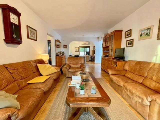 3 chambre Villa/Maison à vendre à Benidorm avec piscine garage - 445 000 € (Ref: 8766019)