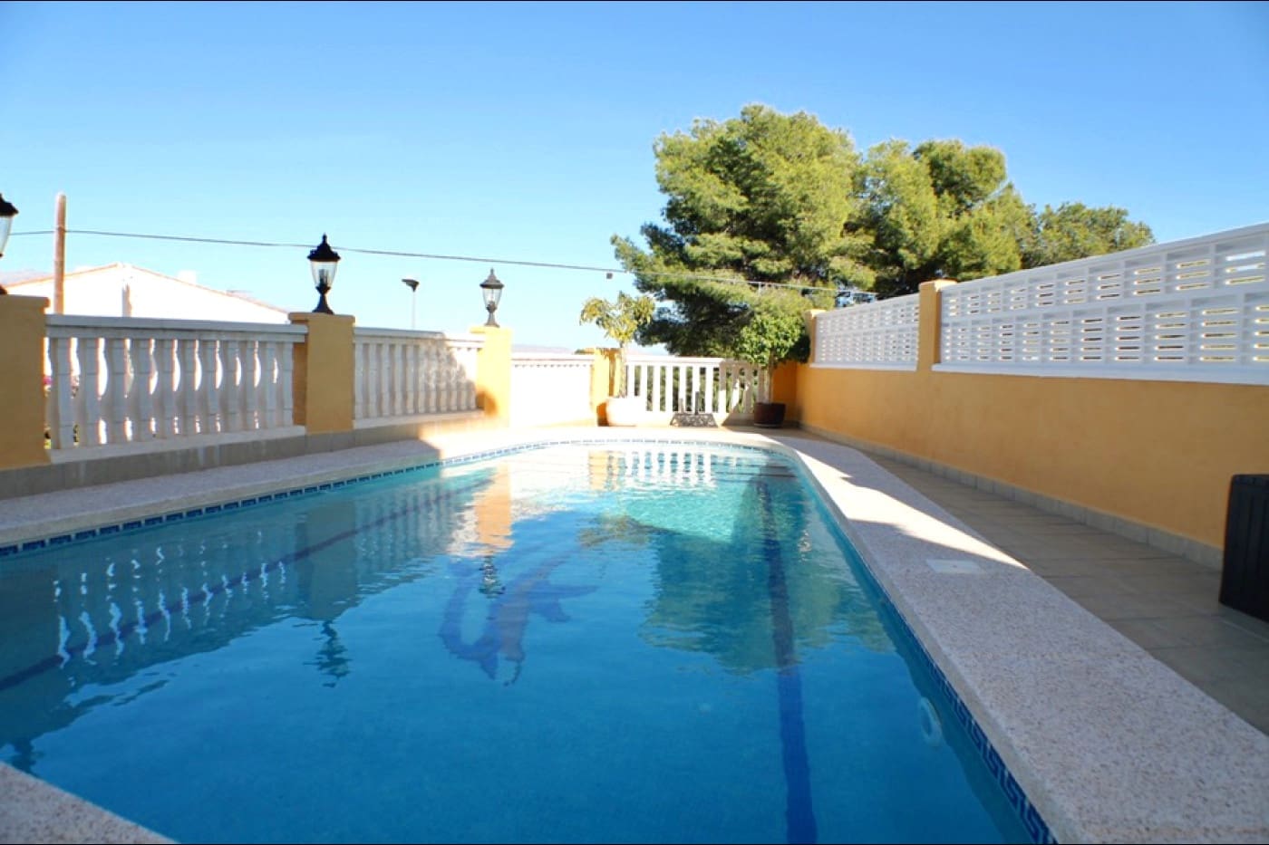 4 sypialnia Willa na sprzedaż w La Nucia z basenem garażem - 525 000 € (Ref: 8766026)