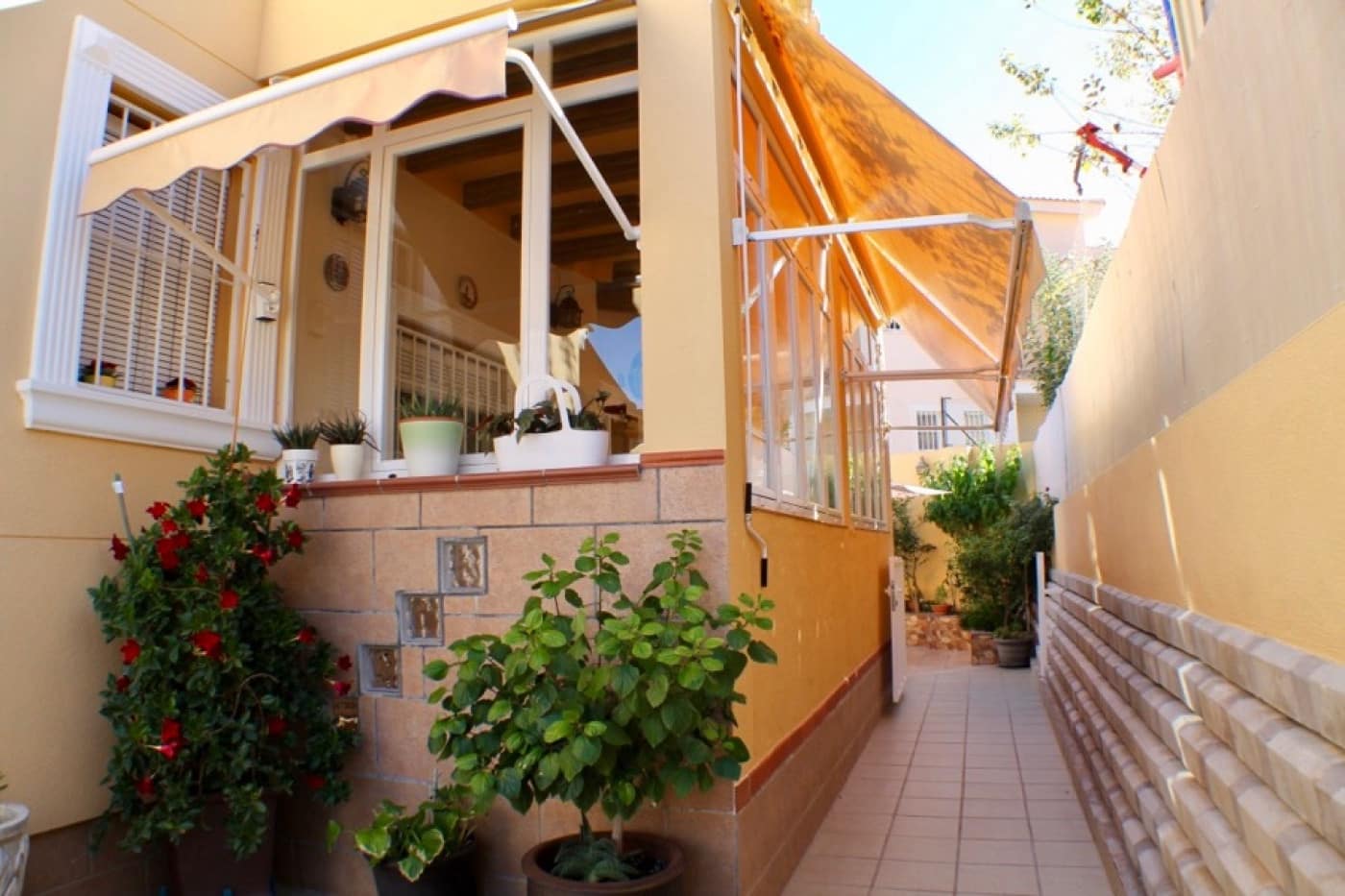 4 sypialnia Willa na sprzedaż w La Nucia z basenem garażem - 525 000 € (Ref: 8766026)