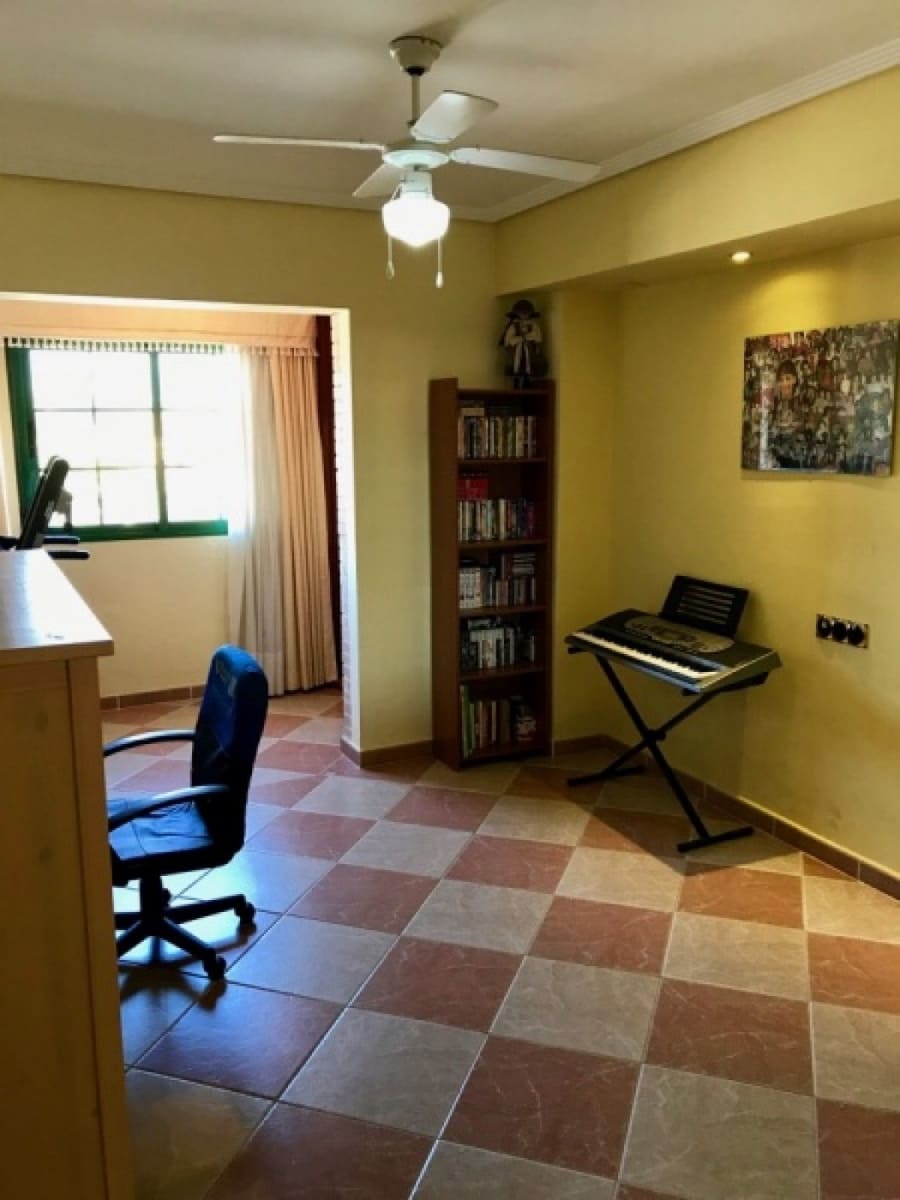 6 bedroom Villa for sale in Benidorm with pool garage - € 1,150,000 (Ref: 8766027)