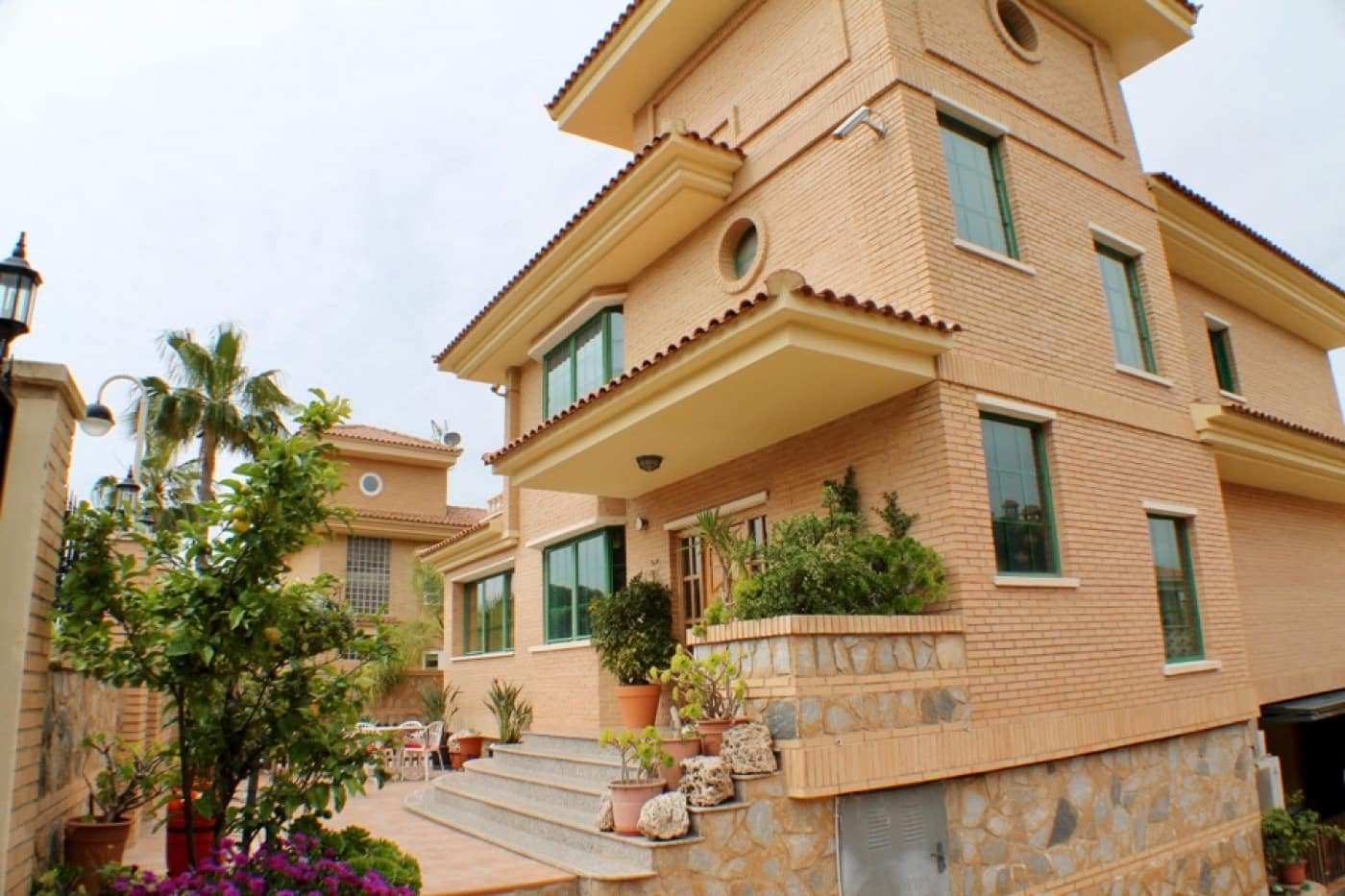 6 bedroom Villa for sale in Benidorm with pool garage - € 1,150,000 (Ref: 8766027)