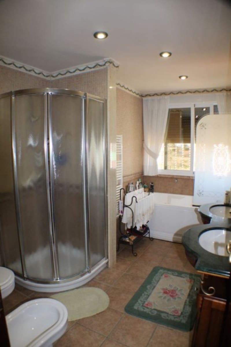 6 bedroom Villa for sale in Alfaz del Pi / L'Alfas del Pi with pool garage - € 810,000 (Ref: 8766030)