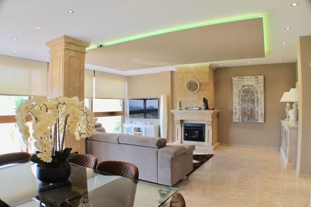 Chalet de 5 habitaciones en La Nucia en venta con piscina garaje - 1.300.000 € (Ref: 8766044)