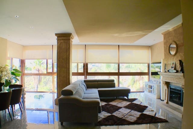 Chalet de 5 habitaciones en La Nucia en venta con piscina garaje - 1.300.000 € (Ref: 8766044)