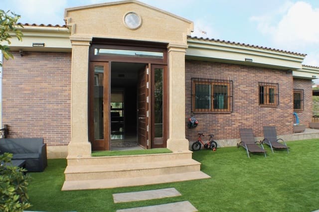 Chalet de 5 habitaciones en La Nucia en venta con piscina garaje - 1.300.000 € (Ref: 8766044)