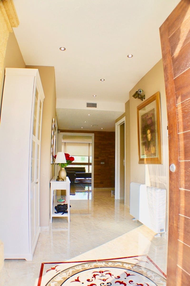 5 sypialnia Willa na sprzedaż w La Nucia z basenem garażem - 1 300 000 € (Ref: 8766044)