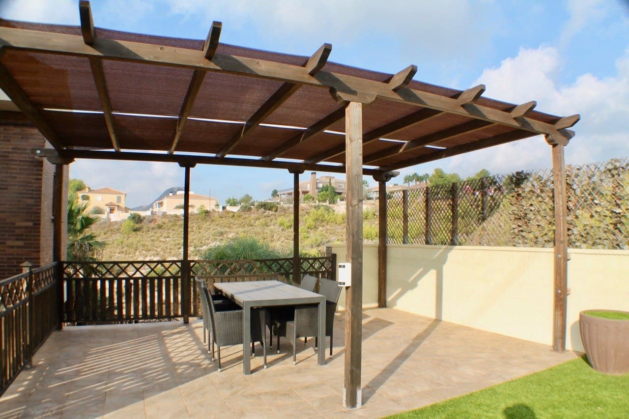 5 sypialnia Willa na sprzedaż w La Nucia z basenem garażem - 1 300 000 € (Ref: 8766044)