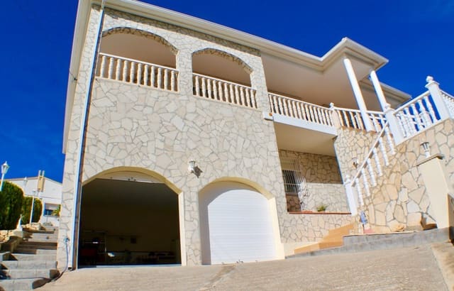Chalet de 3 habitaciones en La Nucia en venta con garaje - 575.000 € (Ref: 8766046)