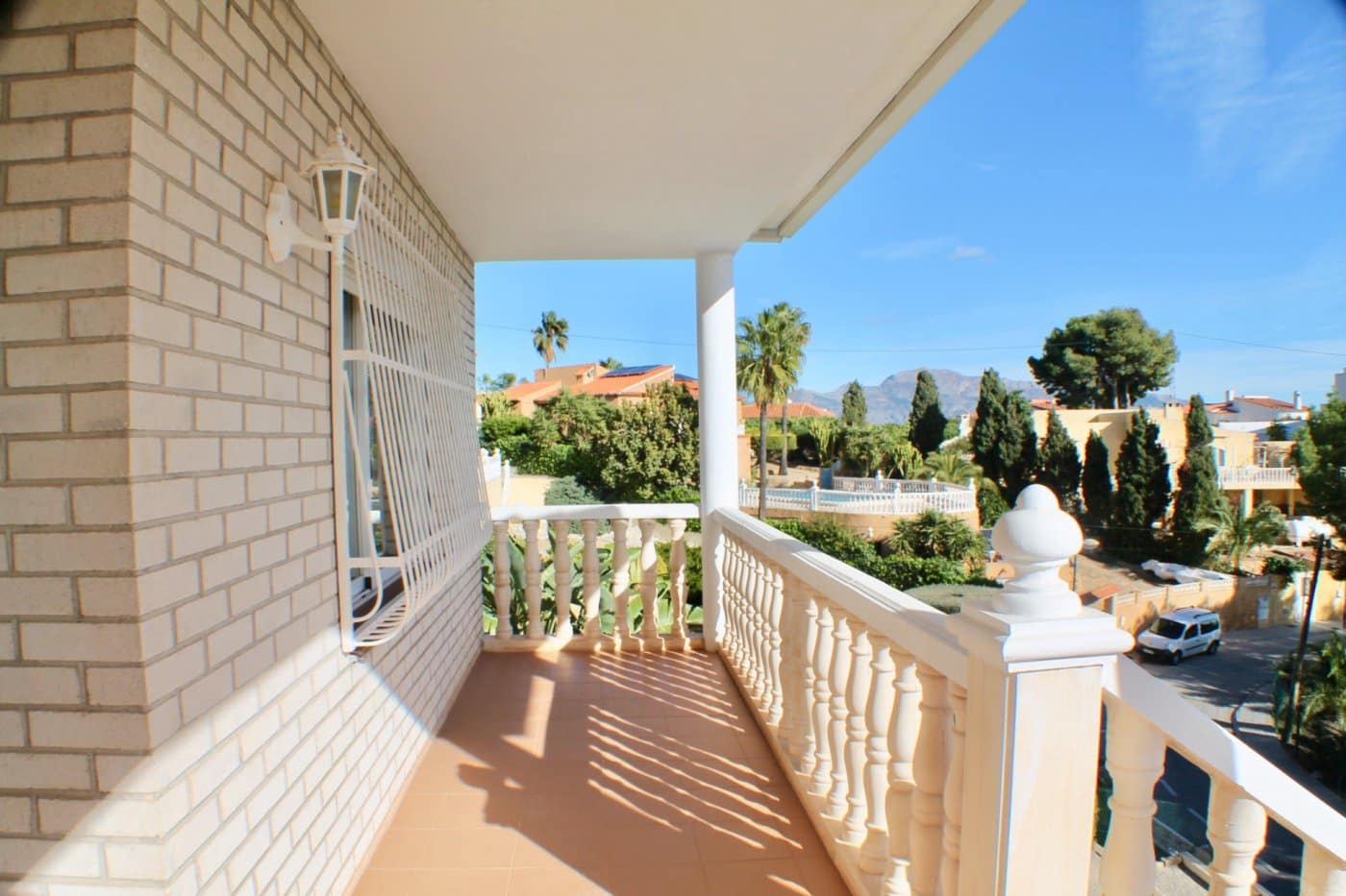 Chalet de 3 habitaciones en La Nucia en venta con garaje - 575.000 € (Ref: 8766046)