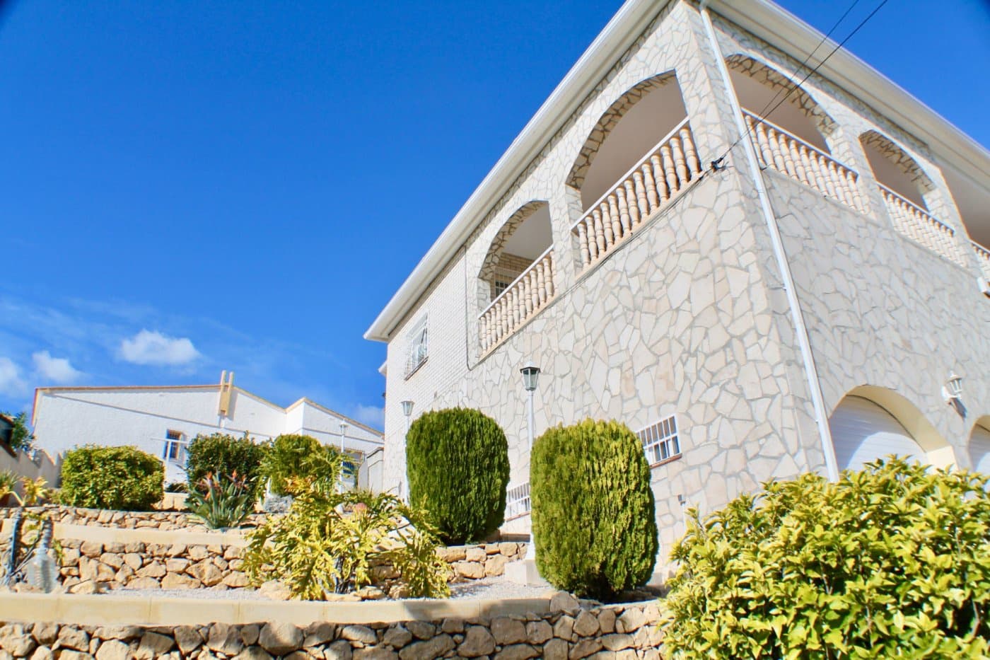 Chalet de 3 habitaciones en La Nucia en venta con garaje - 575.000 € (Ref: 8766046)