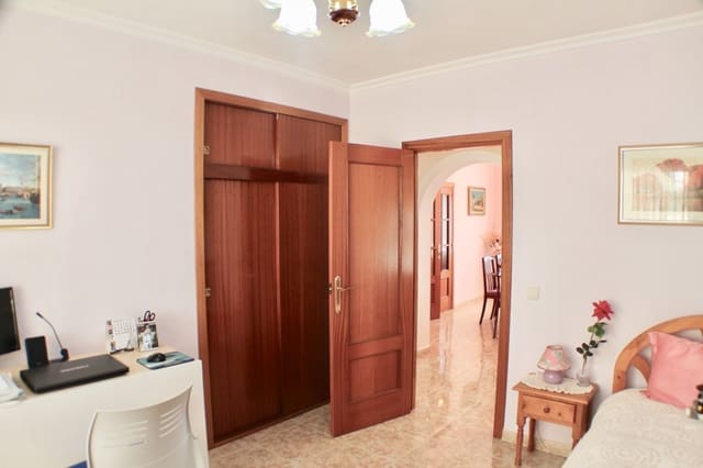 Chalet de 3 habitaciones en La Nucia en venta con garaje - 575.000 € (Ref: 8766046)