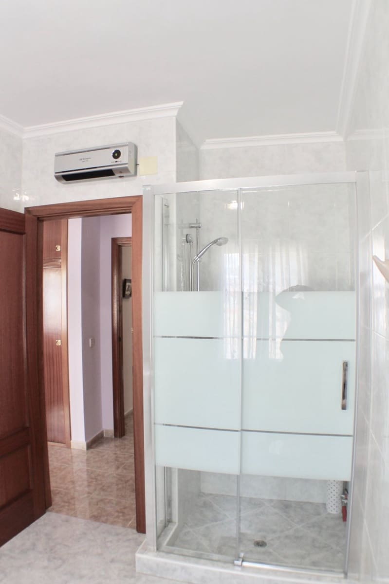 Chalet de 3 habitaciones en La Nucia en venta con garaje - 575.000 € (Ref: 8766046)