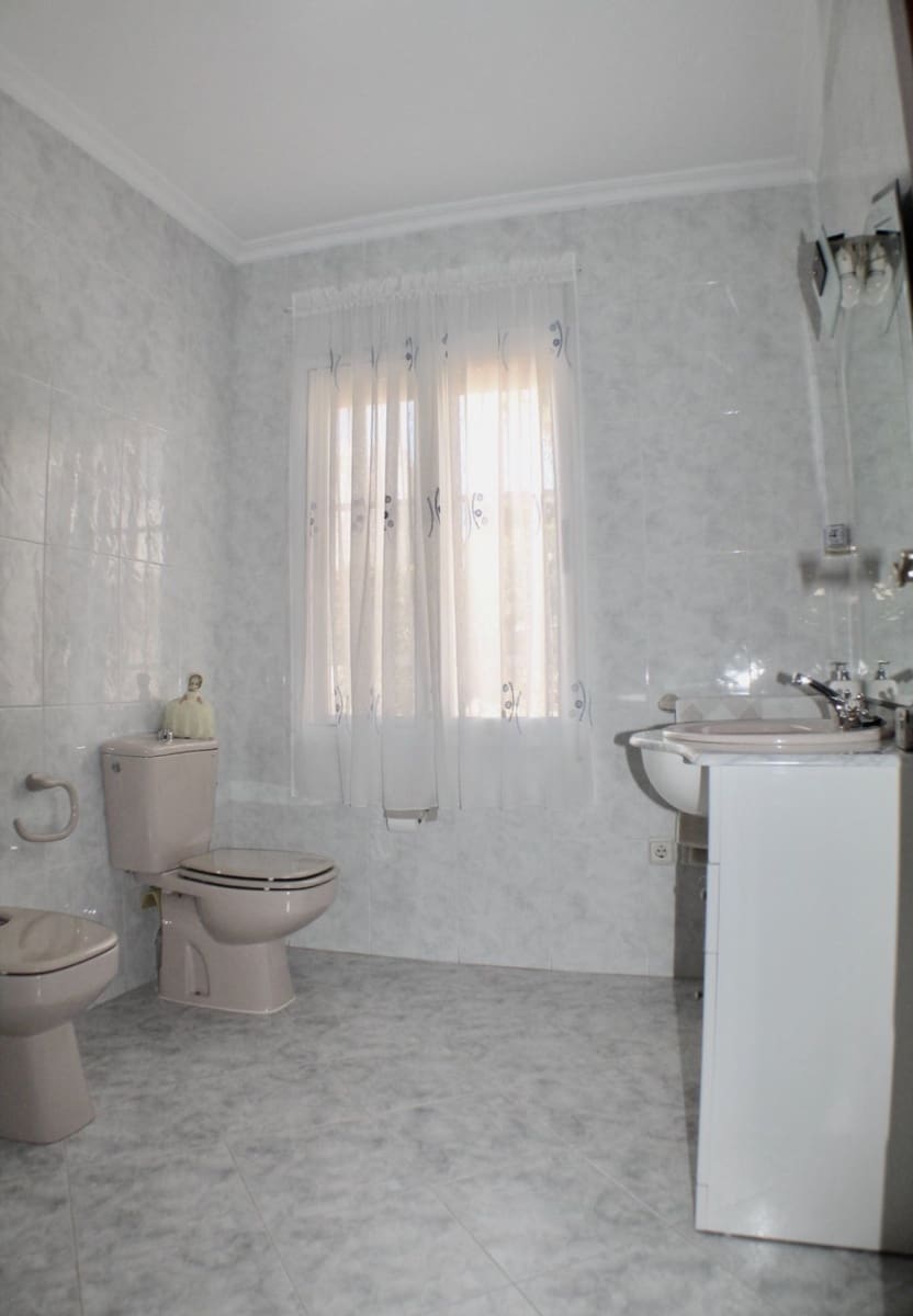 Chalet de 3 habitaciones en La Nucia en venta con garaje - 575.000 € (Ref: 8766046)