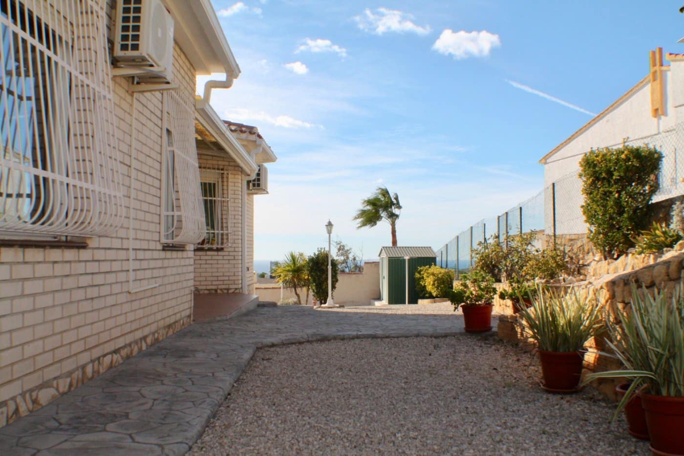 Chalet de 3 habitaciones en La Nucia en venta con garaje - 575.000 € (Ref: 8766046)