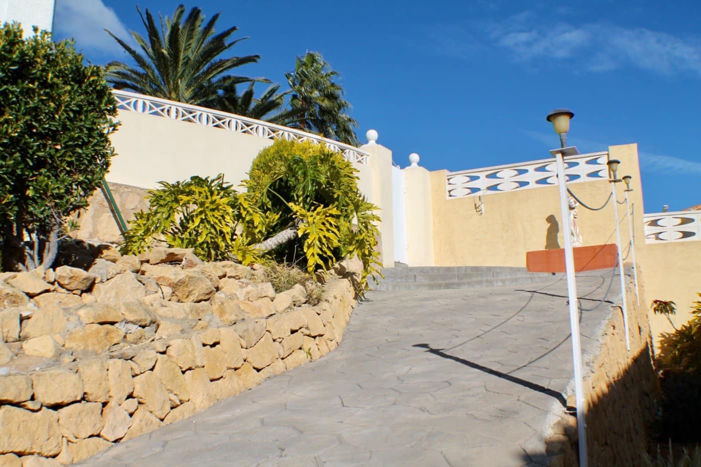 Chalet de 3 habitaciones en La Nucia en venta con garaje - 575.000 € (Ref: 8766046)