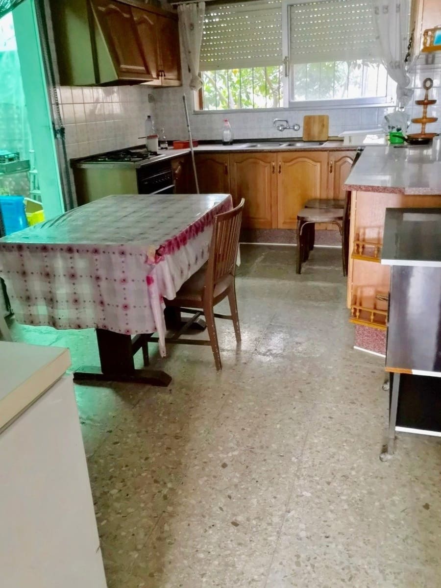 4 bedroom Villa for sale in La Nucia with garage - € 418,000 (Ref: 8766048)