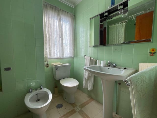 6 slaapkamer Villa te koop in Benidorm met garage - € 385.000 (Ref: 8766060)