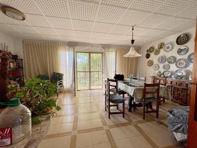 6 slaapkamer Villa te koop in Benidorm met garage - € 385.000 (Ref: 8766060)