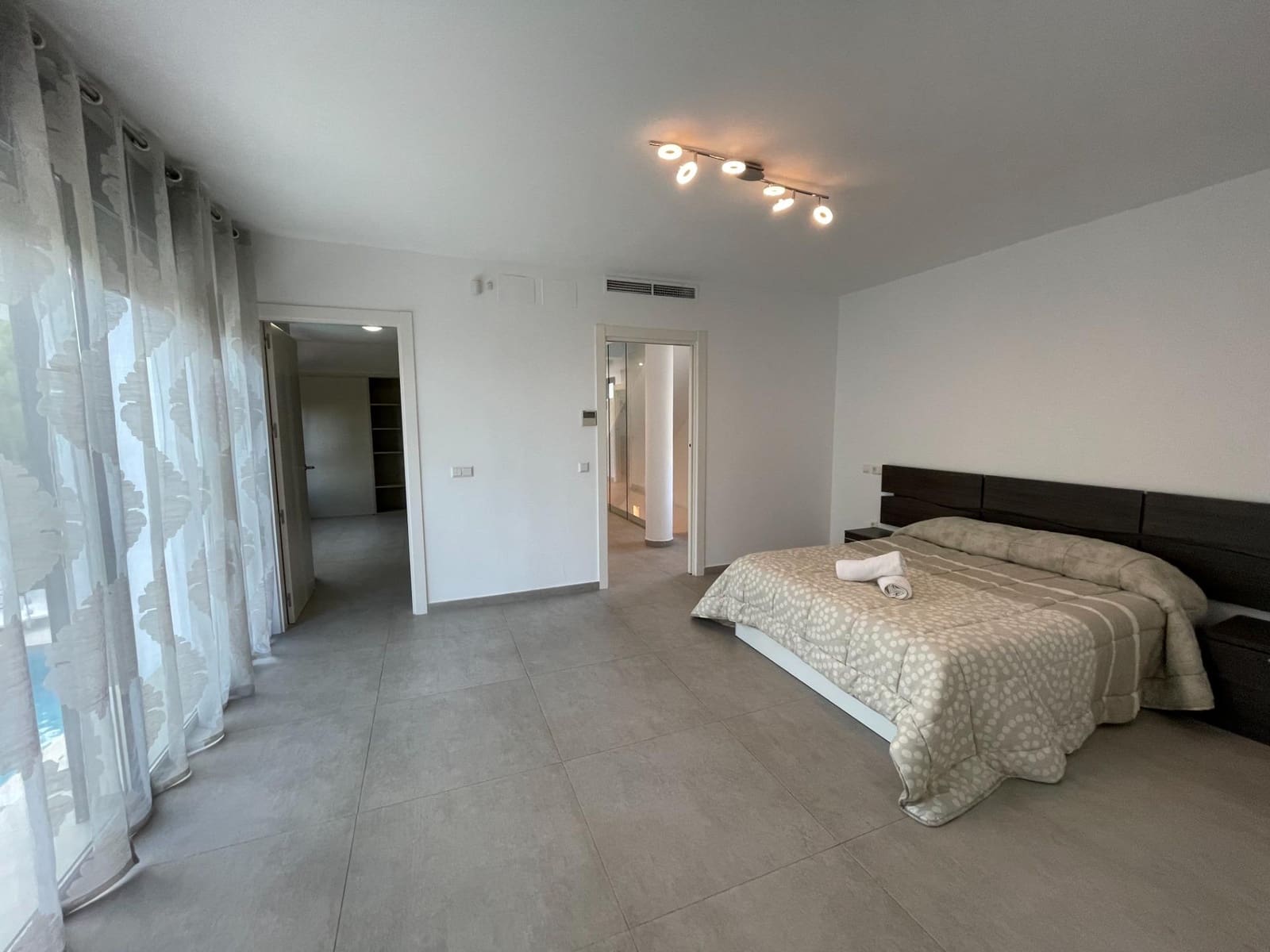 4 Zimmer Villa zu verkaufen in Calpe / Calp mit Pool Garage - 865.000 € (Ref: 8766061)