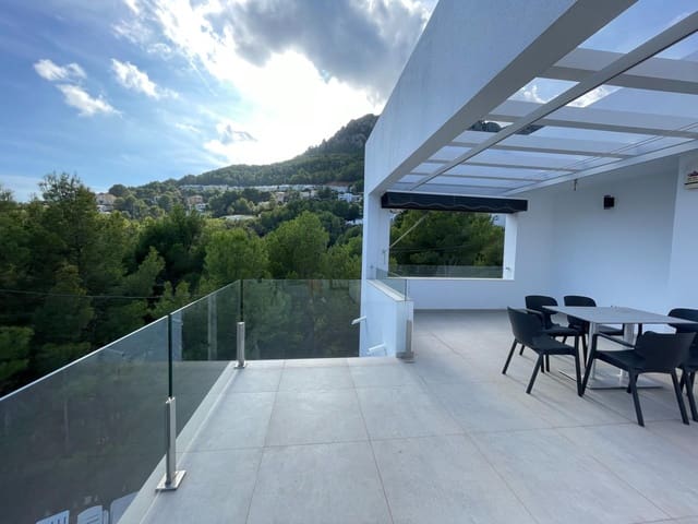 4 Zimmer Villa zu verkaufen in Calpe / Calp mit Pool Garage - 865.000 € (Ref: 8766061)