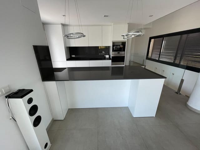 4 Zimmer Villa zu verkaufen in Calpe / Calp mit Pool Garage - 865.000 € (Ref: 8766061)