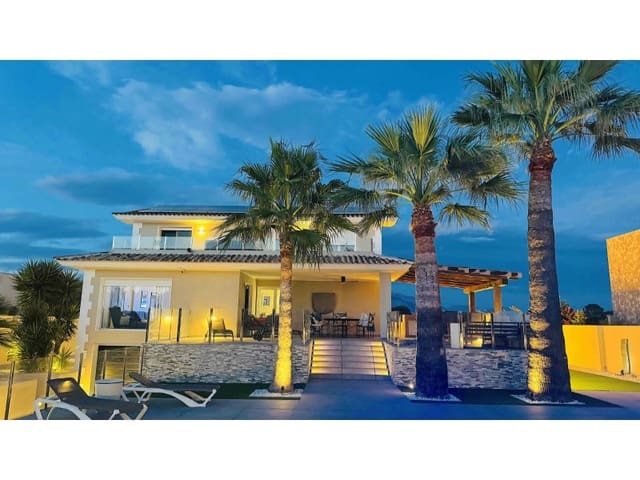 Chalet de 4 habitaciones en Alfaz del Pi / L'Alfàs del Pi en venta - 1.195.000 € (Ref: 8922741)