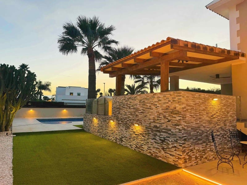 Chalet de 4 habitaciones en Alfaz del Pi / L'Alfàs del Pi en venta - 1.195.000 € (Ref: 8922741)