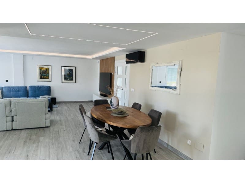 Chalet de 4 habitaciones en Alfaz del Pi / L'Alfàs del Pi en venta - 1.195.000 € (Ref: 8922741)