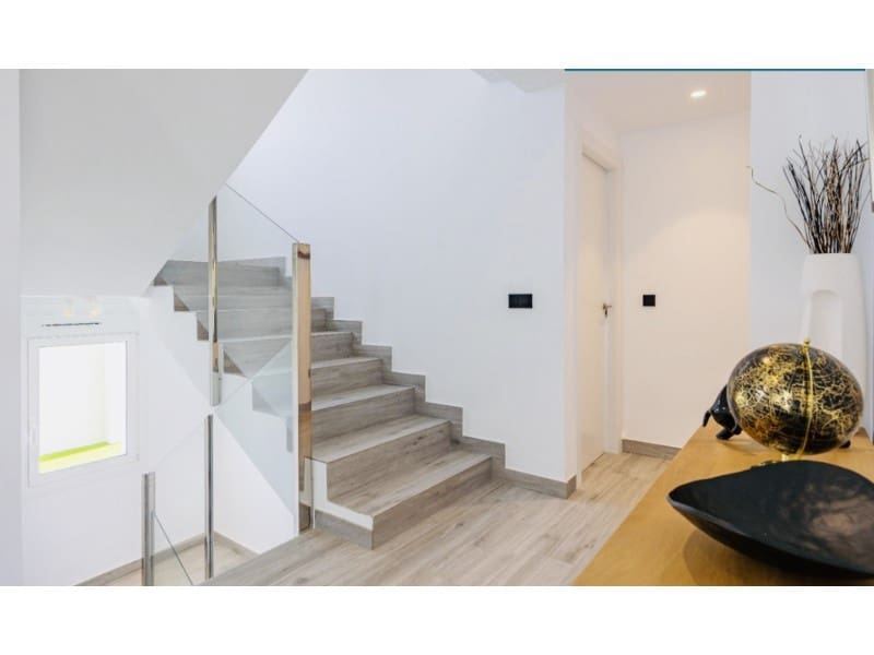 Chalet de 4 habitaciones en Alfaz del Pi / L'Alfàs del Pi en venta - 1.195.000 € (Ref: 8922741)